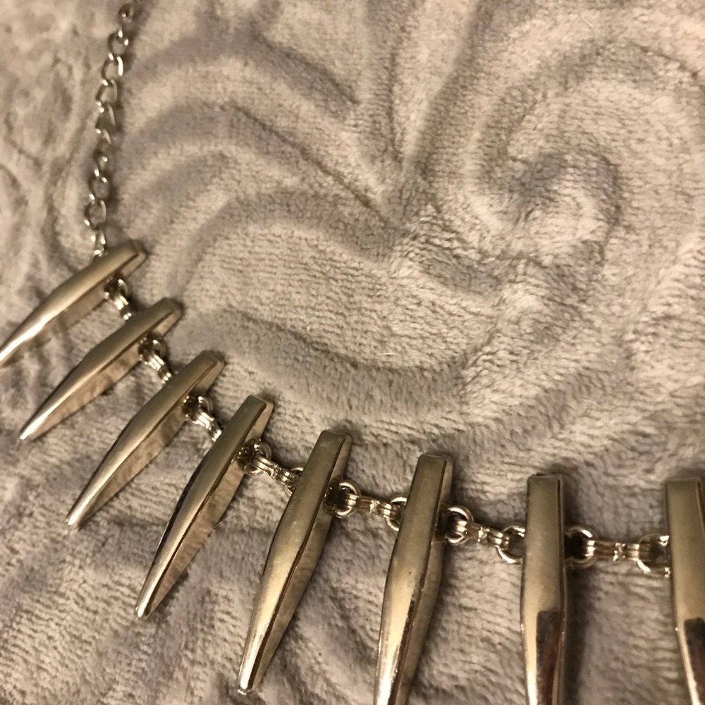 Brand new silver necklace